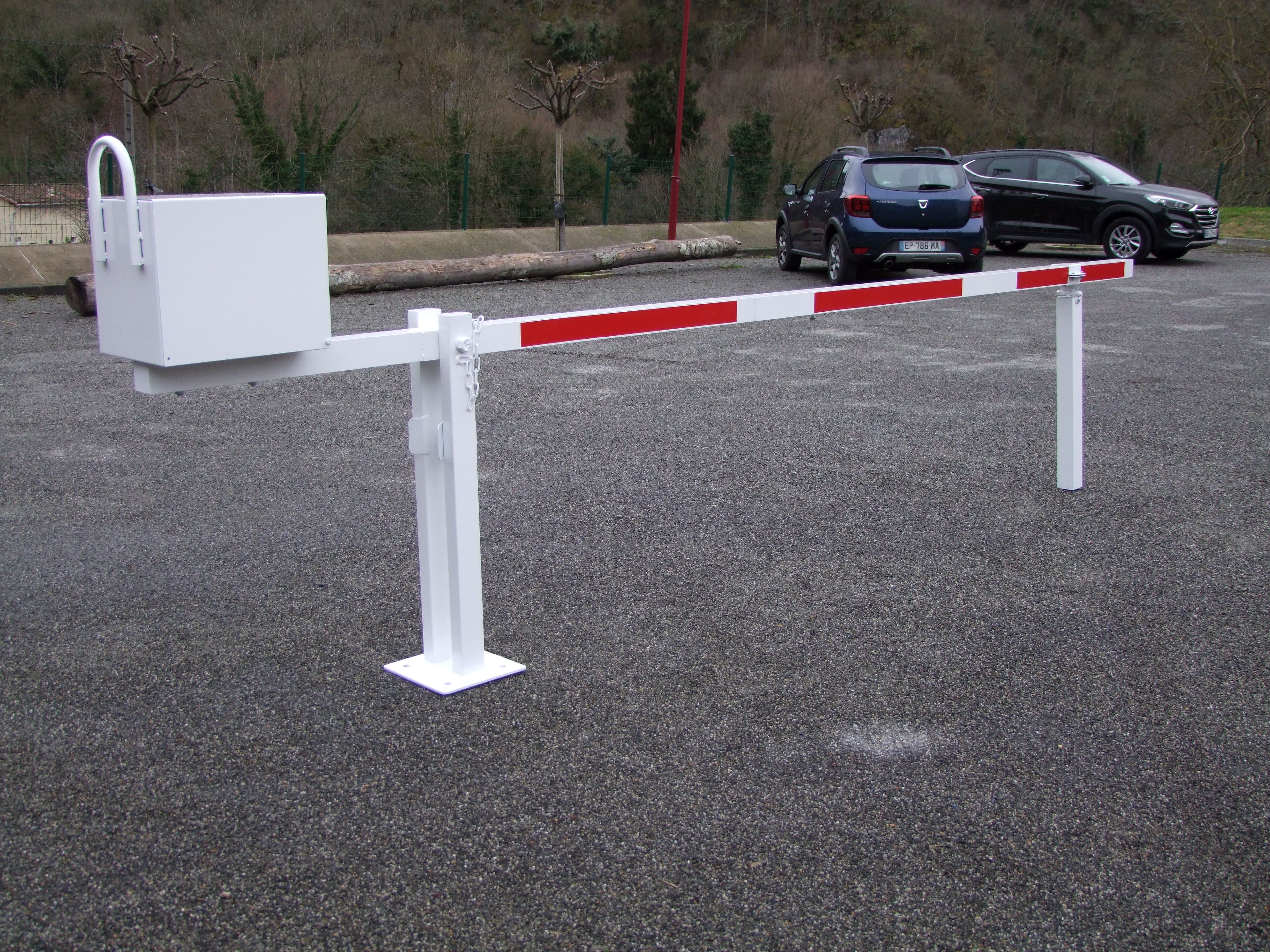 Barrière levante St Félix avec pied de soutien repliable (en option)