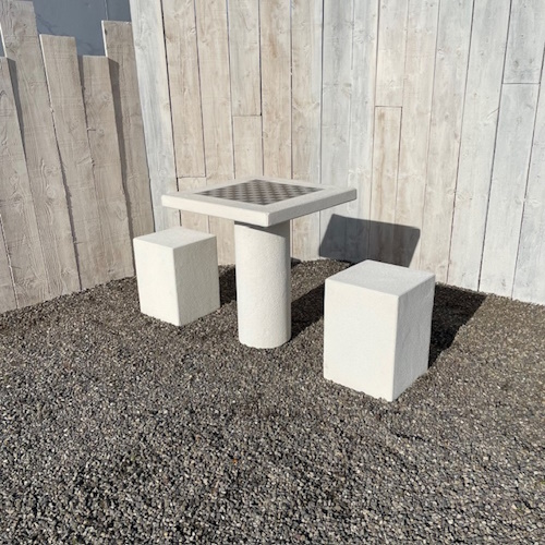 Ensemble table de jeu avec tabourets carrés Finition Crépis ton sable