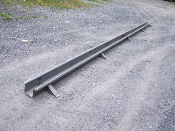 Rigole métallique pour chemin forestier